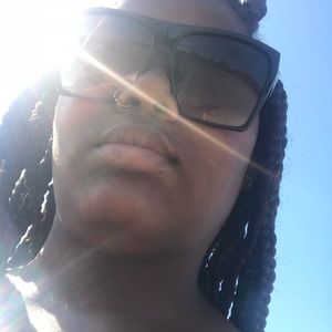 Meet your Posher, Nasia